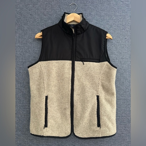 Vintage 02 Women’s Black and Cream Fleece Vest Size L - Picture 1 of 3